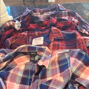 4 flannel shirts size s,m,l.